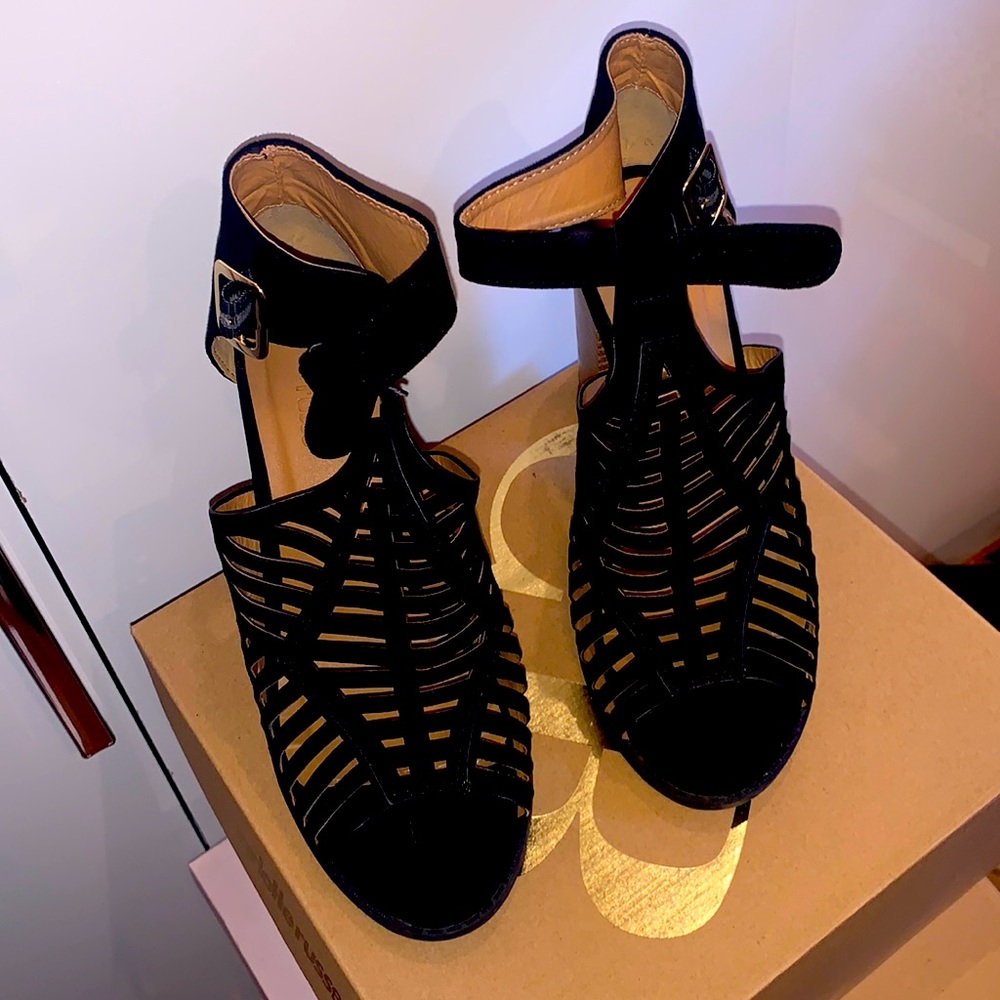Black heeled sandals